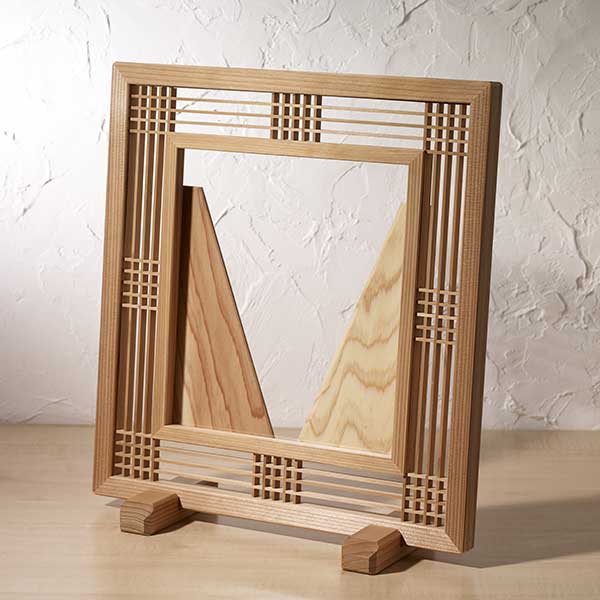 Artisanat kumiko　Cadre - motif de claire-voie, bois brut (sauf le dessin), avec plaque acrylique, Ｗ39×Ｈ41.5×Ｄ3cm